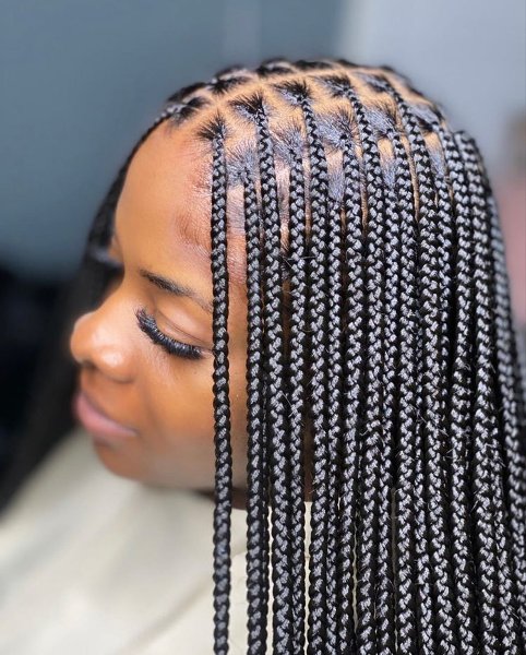 Effortless Style: Small Knotless Braids Guide